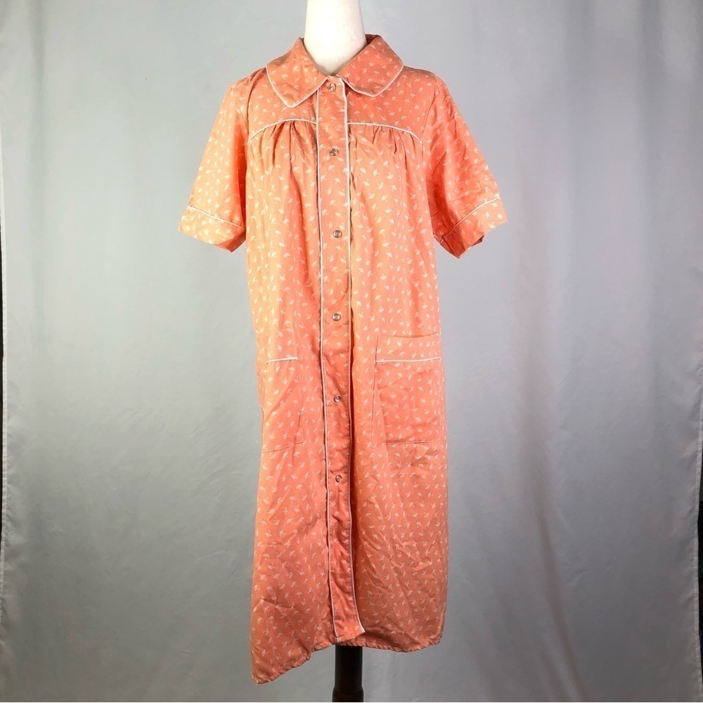 Vintage Housecoat Peach White Umbrellas Pearl Snap Front Piping Patch Pockets S